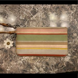 COACH WRISTLET W DAISY  🌼